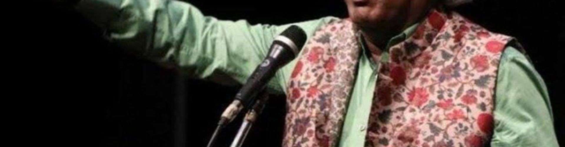 Javed Akhtar, Shabana Azmi, A. R. Rahman and many other celebrities mourn demise of legendary poet Rahat Indori